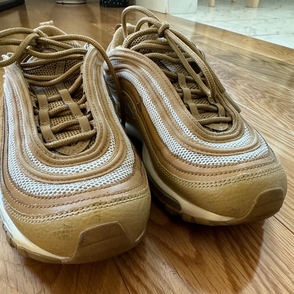Nike Air Max - Picture 2 of 4